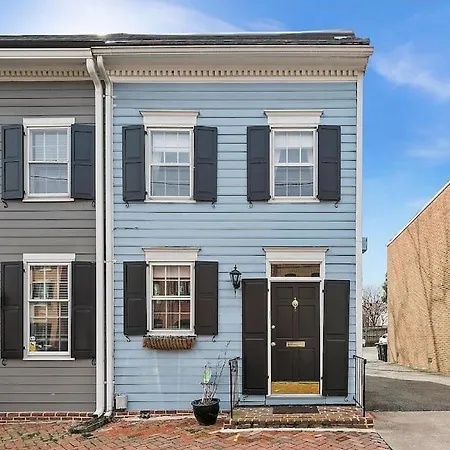 Boutique Blue 2 Bedroom Old Town House